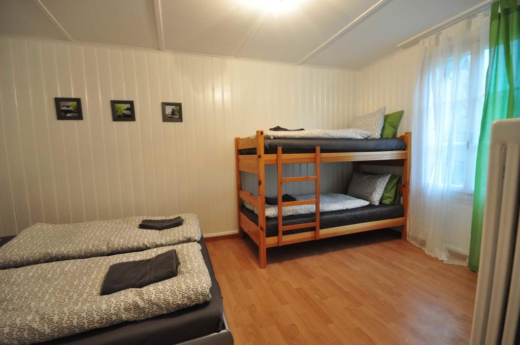 Interlaken Town House Sleeps 12 Guests Central Chambre photo