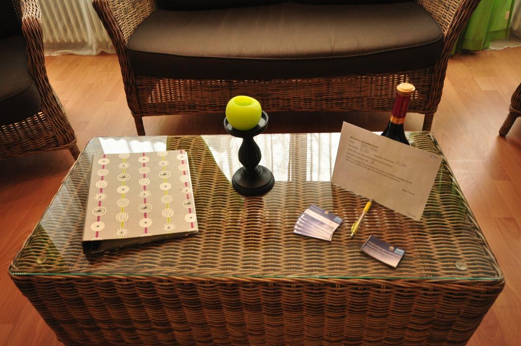 Interlaken Town House Sleeps 12 Guests Central Chambre photo